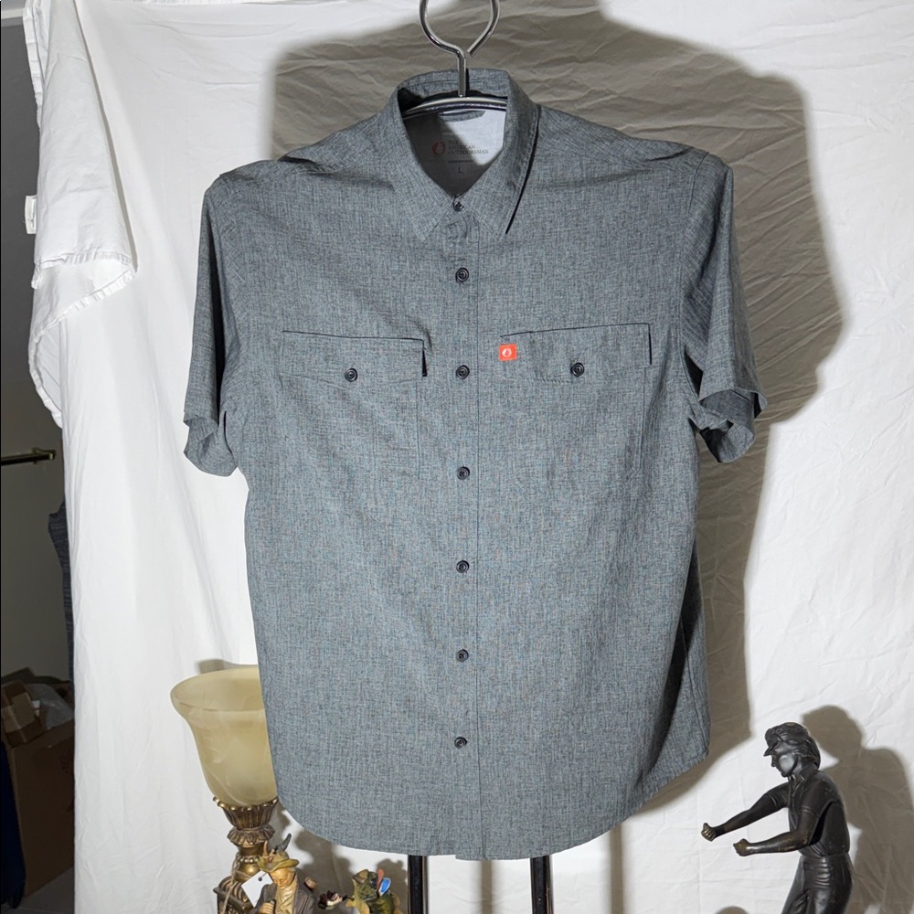 Men's Short Sleeve Casual Button-Down Shirt — Charcoal Gray